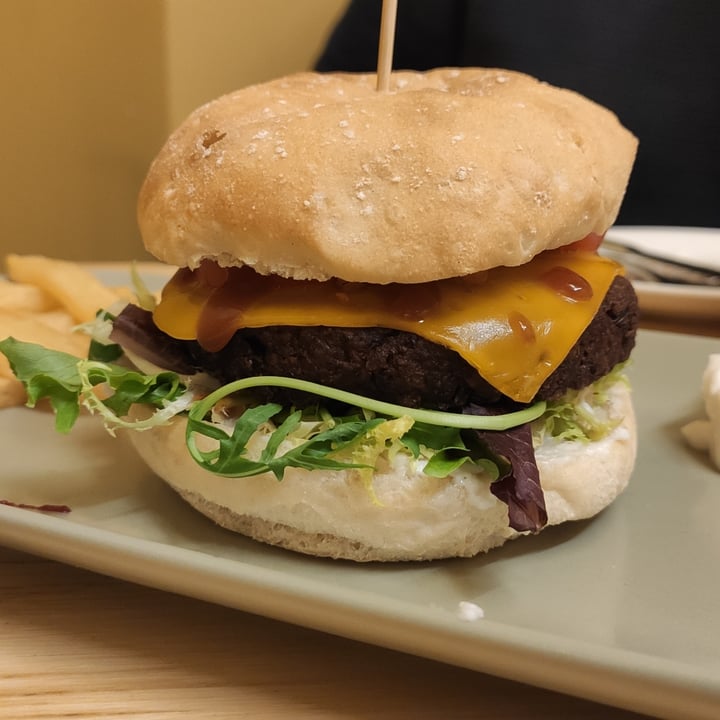 review photo of TxuKruT Vegan Bar Burger Vegetal Casera shared by @mominski on 07 Jul 2022 - review