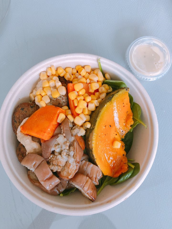 review photo of Toss & Turn Create Your Own Salad shared by @arunnersfuel on 03 Oct 2019 - review