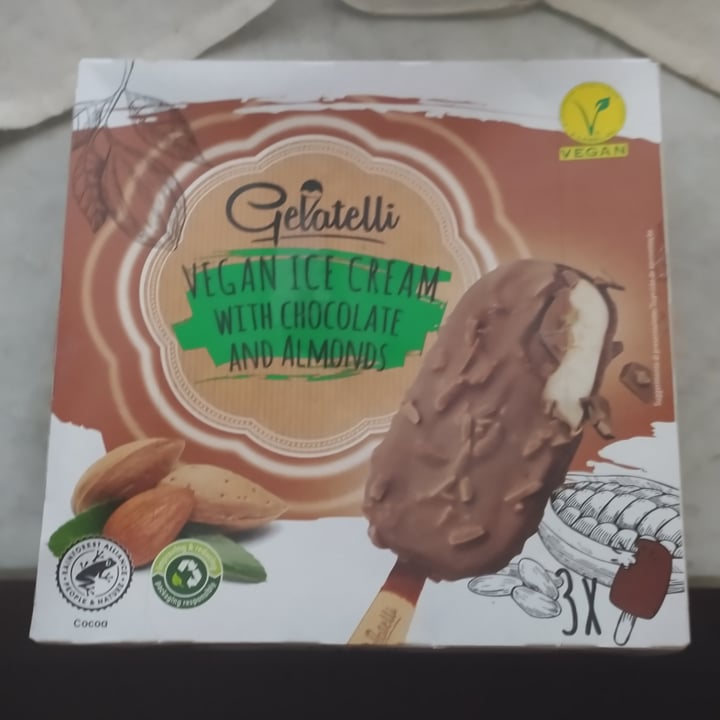 photo of Gelatelli Vegan Ice Cream with Chocolate and Almonds shared by @elisass on  07 Sep 2021 - review