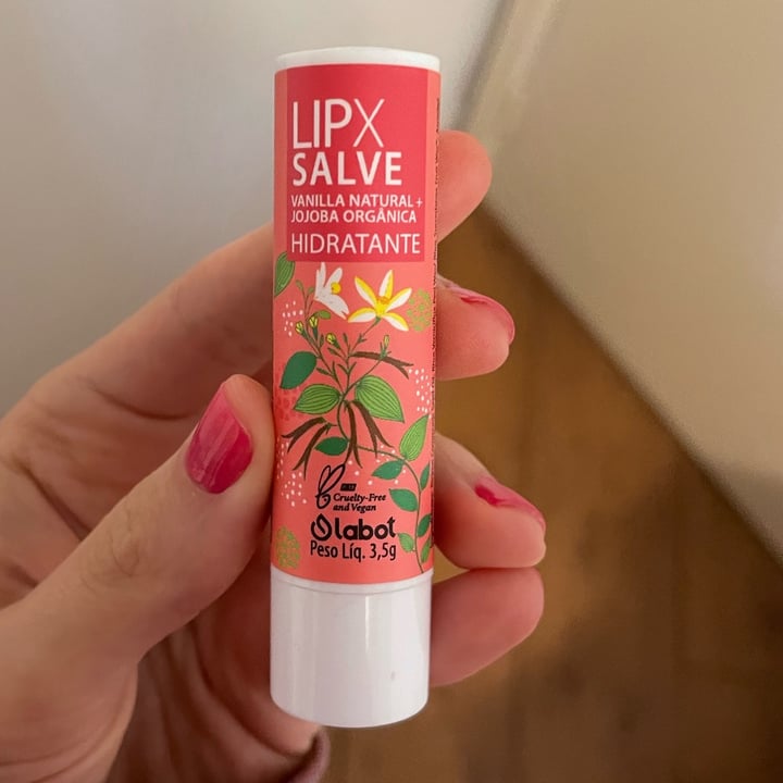 photo of Labot Lipx Salve Vanilla Natural Jojoba Orgânica shared by @jumullerk on  30 Apr 2022 - review