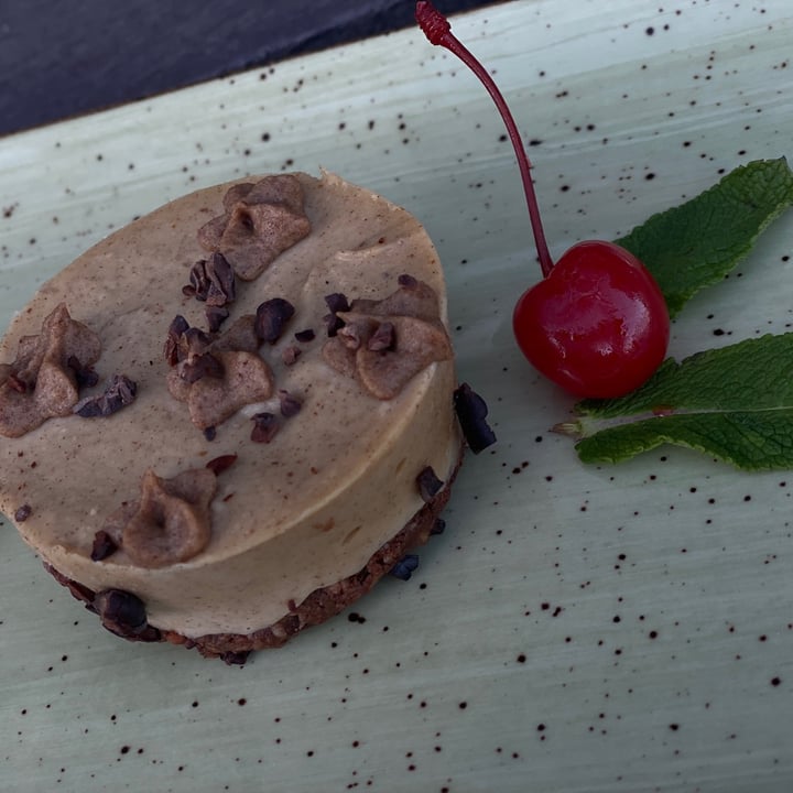 review photo of Bossa Tyger Falls Vegan Cheesecake shared by @kelsoeatskindly on 23 Dec 2021 - review