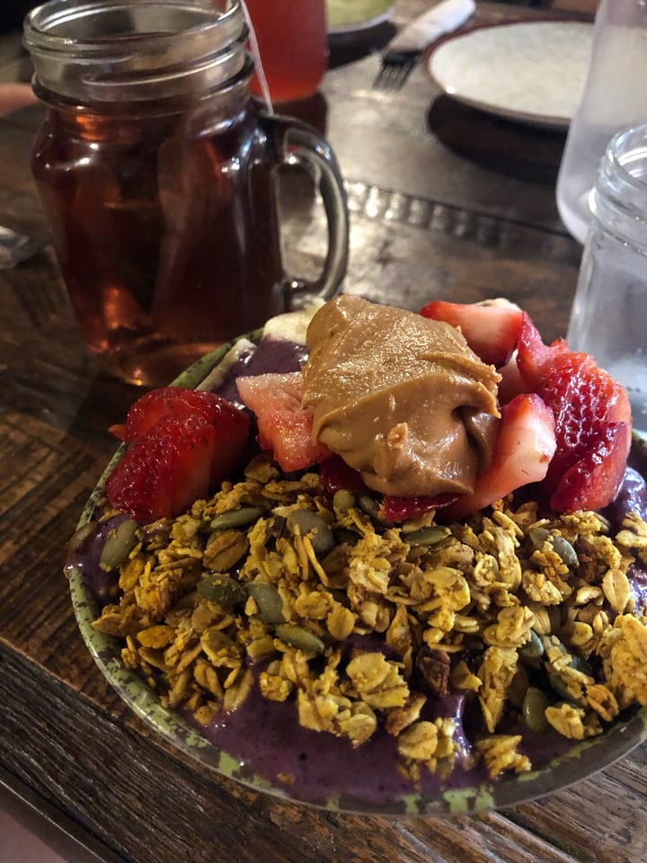 photo of EVE Encinitas Peanut butter acaí bowl shared by @lilybug on  18 Jul 2019 - review