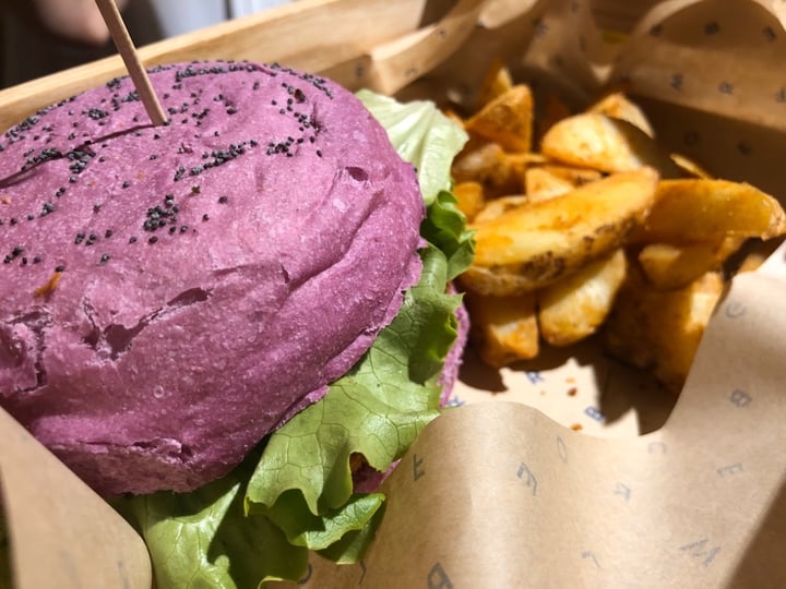 photo of Flower Burger Flower burger shared by @maui on  25 Feb 2020 - review