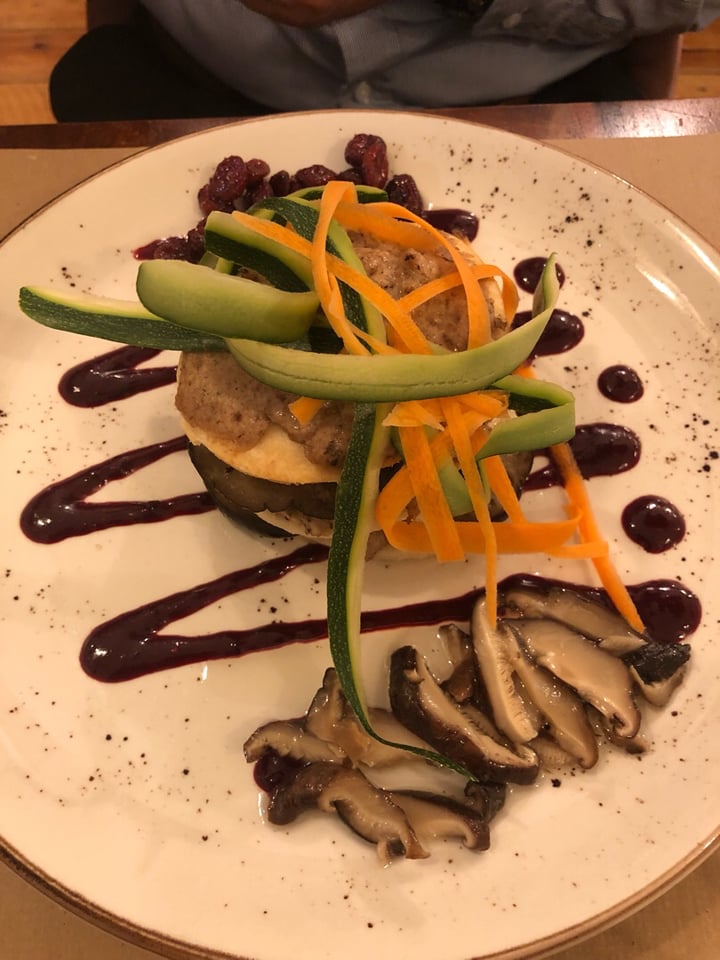 review photo of La Tía Carlota Milhojas de foia de shiitakes, berenjenas asadas shared by @jeromeucla on 20 Feb 2019 - review
