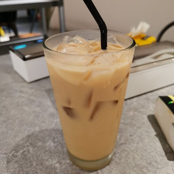 photo of Green on Earth Vegetarian Cafe Iced Milk Tea shared by @estel-la on  24 Oct 2020 - review