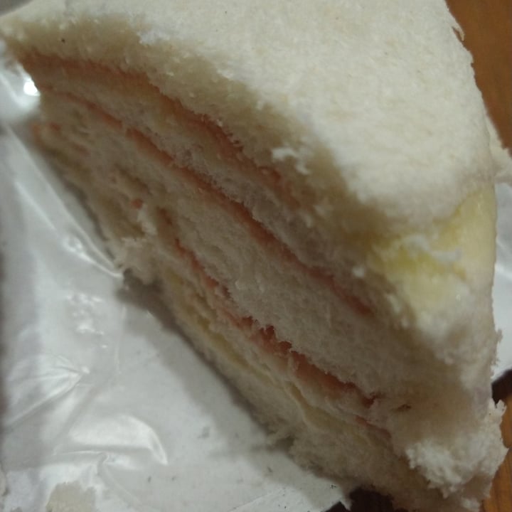 photo of Panadería DyD Sandwich de miga jamón y queso shared by @miguelitoo on  13 Apr 2021 - review