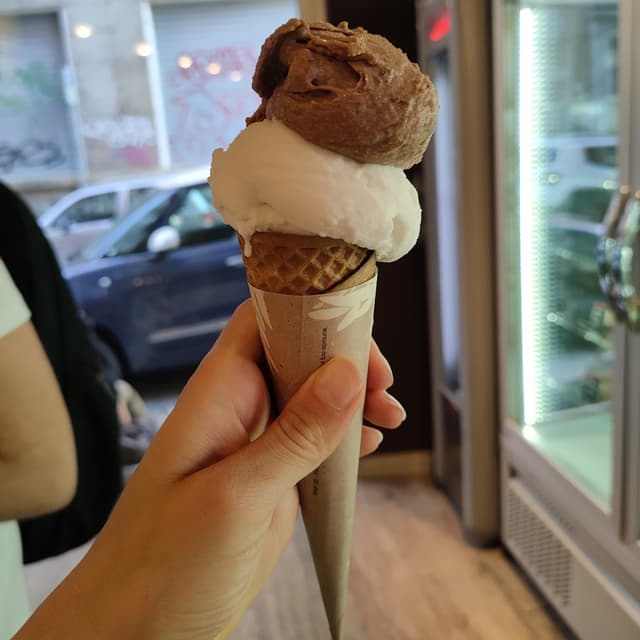 Photo of the dish “gelato sahara (datteri e cioccolato fondente) e cocco”