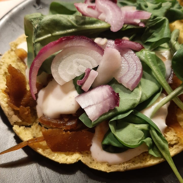 photo of Erindanous Pitta Bread With Garlic & Coriander shared by @marco-k1977 on  10 Jun 2022 - review