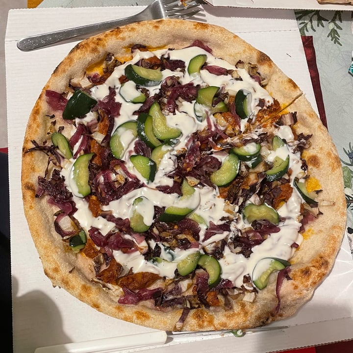 photo of 85.pizza Pizza Vegana Rossa shared by @visualveg on  08 Oct 2022 - review