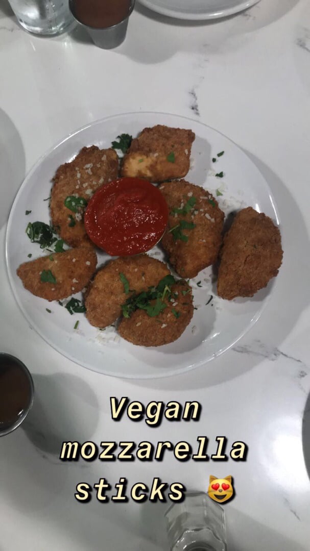 review photo of Mozzarella Fellas Vegan Mozzarella Sticks shared by @mackimo on 07 Feb 2020 - review