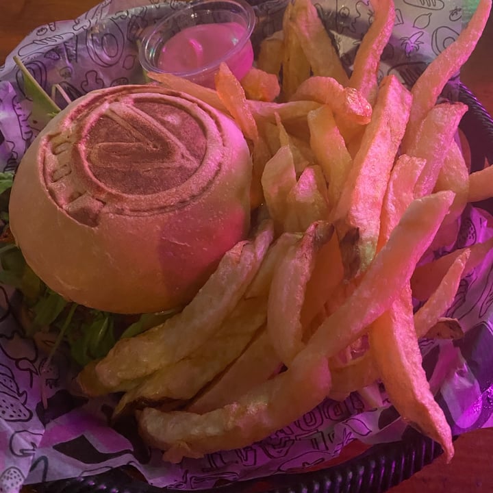 review photo of Lado V Hamburguesa Modo diablo shared by @micaanrriquez on 18 Jun 2022 - review