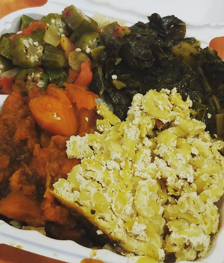 photo of NuVegan Café Vegan Mac N Cheese, Collards, Okra & Tomatoes, And Sweet Potatoes shared by @vecanter on  21 Nov 2019 - review