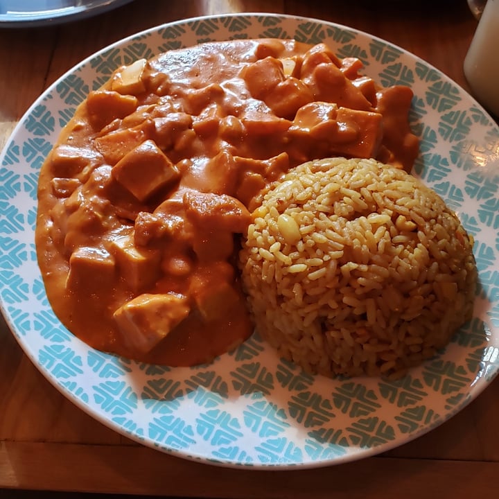 photo of Thai Thai Curry De Cacahuate con Tofu shared by @gustavoslaf on  28 Sep 2021 - review