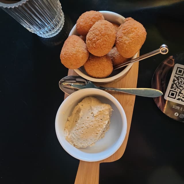 Photo of the dish “Olive Ascolane Vegane E Hummus”