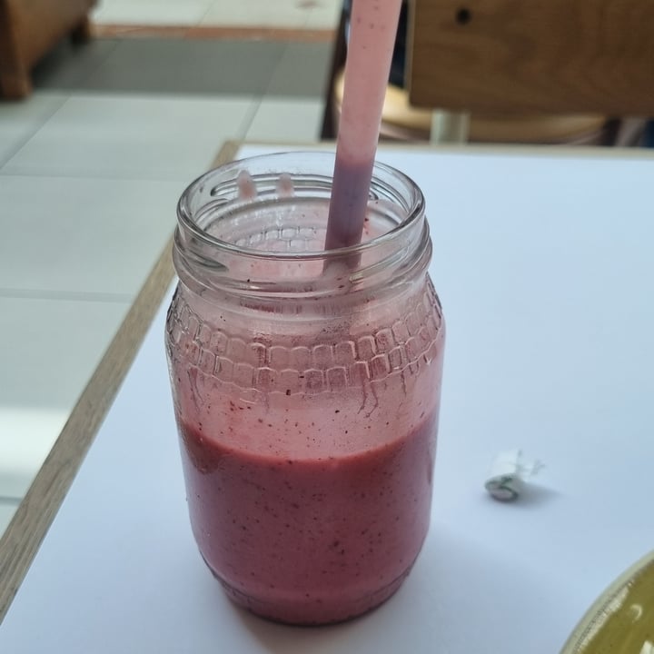 photo of Sweetbeet Katy berry Smoothie shared by @janine4change on  17 Jul 2022 - review