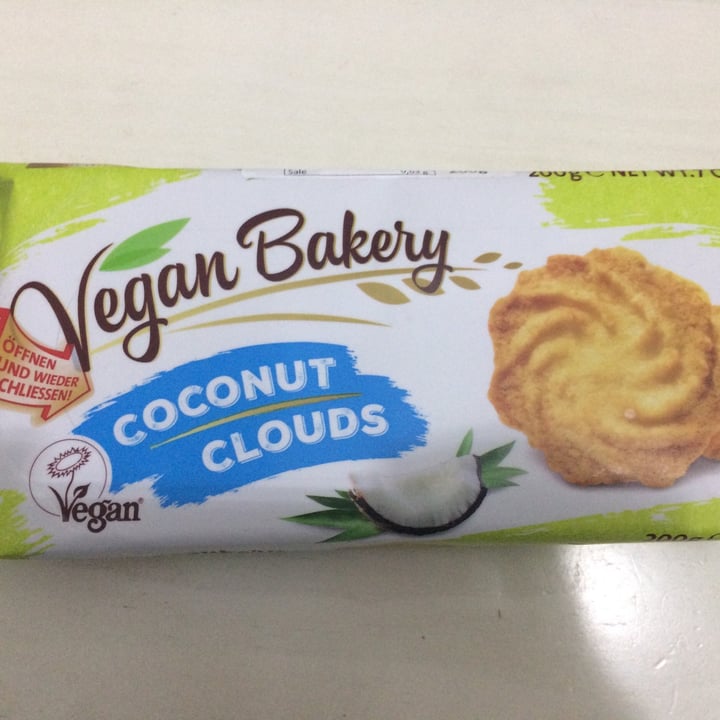 photo of Vegan Bakery Coconut clouds shared by @ant-veg on  15 May 2020 - review