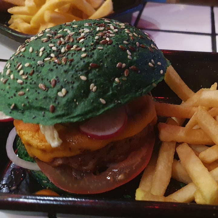 photo of Williamsburg Burger Bar Beyond Burg shared by @veroflagitonte on  27 Oct 2021 - review
