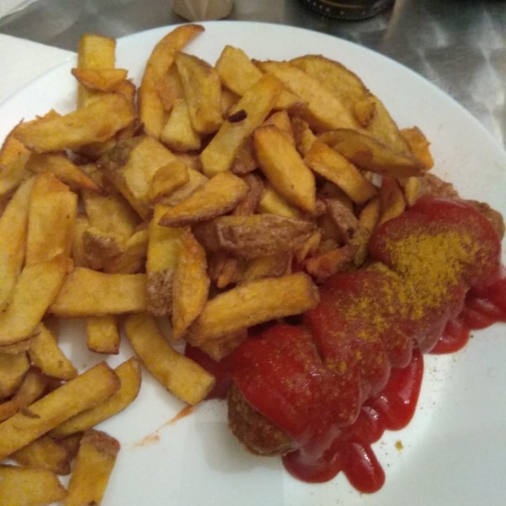 photo of Yoyo Foodworld Currywurst shared by @murielbrewriel on  07 Nov 2020 - review