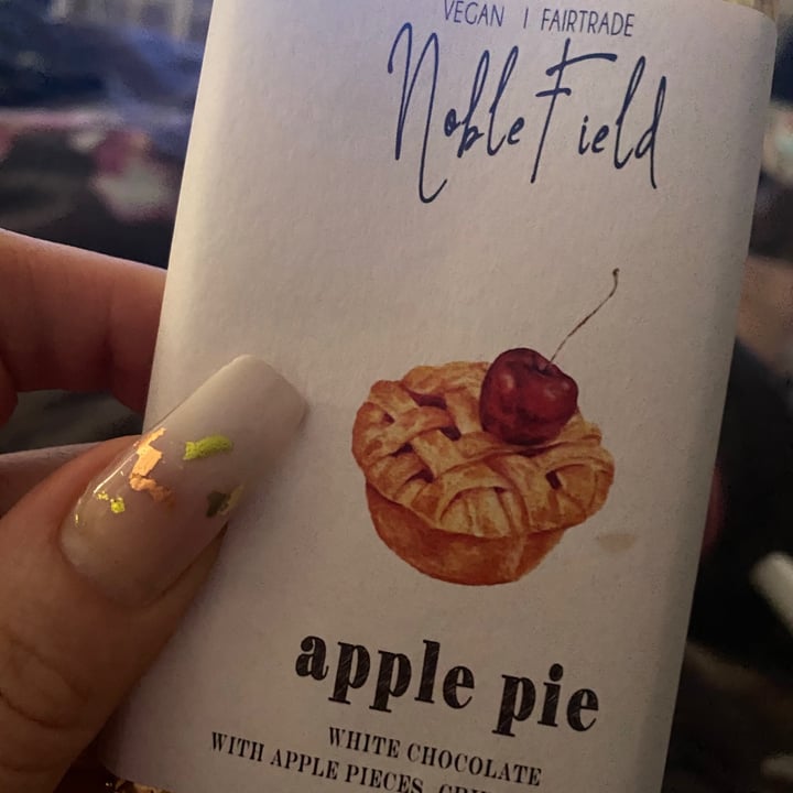 review photo of Noble Field Apple Pie White Chocolate With Apple Pieces, Crumbs and Raisins shared by @paulineve1 on 26 Sep 2020 - review