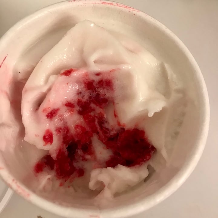 photo of Haulani Helado de Chocolate Blanco y Frambuesas shared by @alegibert on  26 Jul 2021 - review