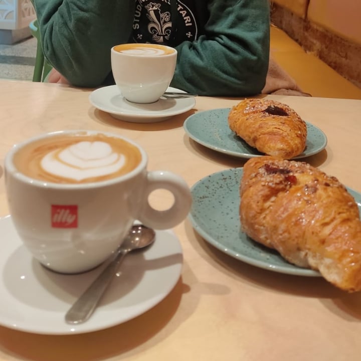 photo of Shake Cafè Brioche Vegan shared by @matildepolla on  12 Mar 2022 - review