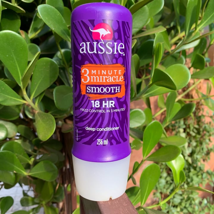 review photo of Aussie 3 Minute Miracle Moisture shared by @camilacavallaro on 16 Oct 2022 - review