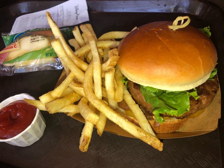 photo of ABC Commissary Vegan Beyond Burger shared by @elenagraces on  10 Aug 2019 - review