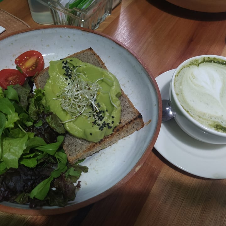 photo of Eggs & Greens Café Avocado Toast shared by @navrronicole on  18 May 2021 - review
