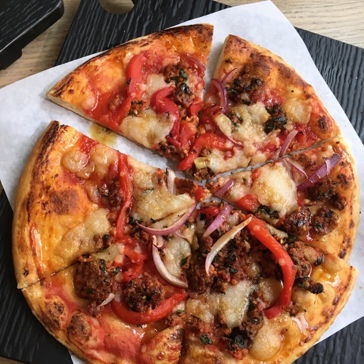 photo of Virtuous Pie Sweet Pepper + Sausage Pizza shared by @allisonwalters on  31 Aug 2019 - review