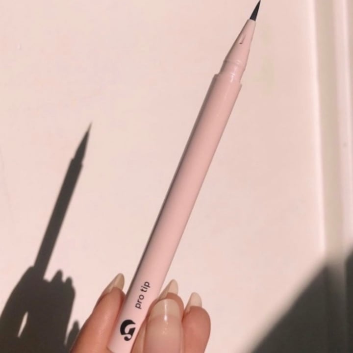 photo of Glossier Pro Tip Liquid Eyeliner shared by @breadowich on  26 Apr 2020 - review