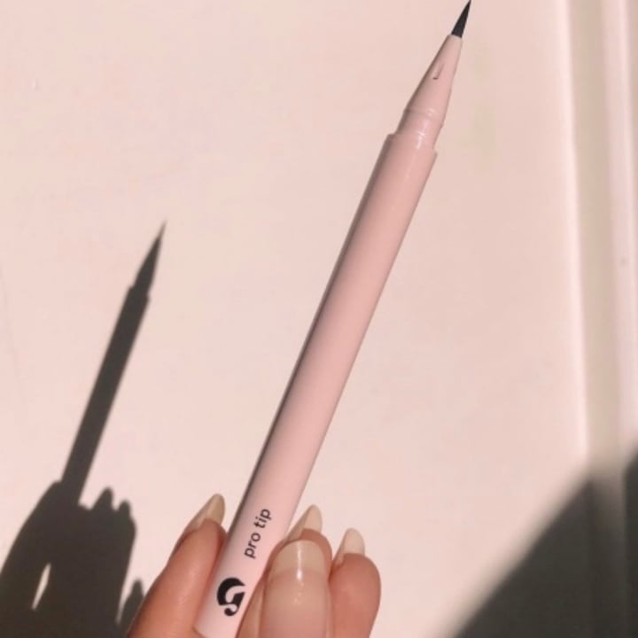 review photo of Glossier Pro Tip Liquid Eyeliner shared by @breadowich on 26 Apr 2020 - review
