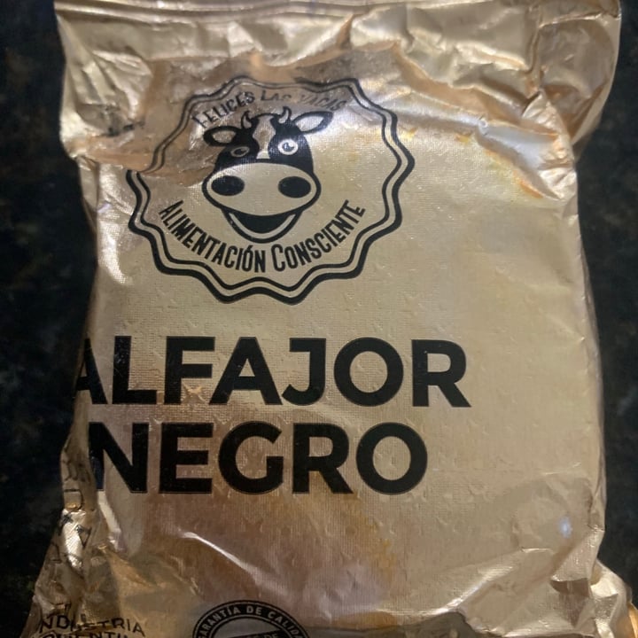 photo of Felices Las Vacas Alfajor Negro shared by @alanagorski on  25 Jun 2020 - review