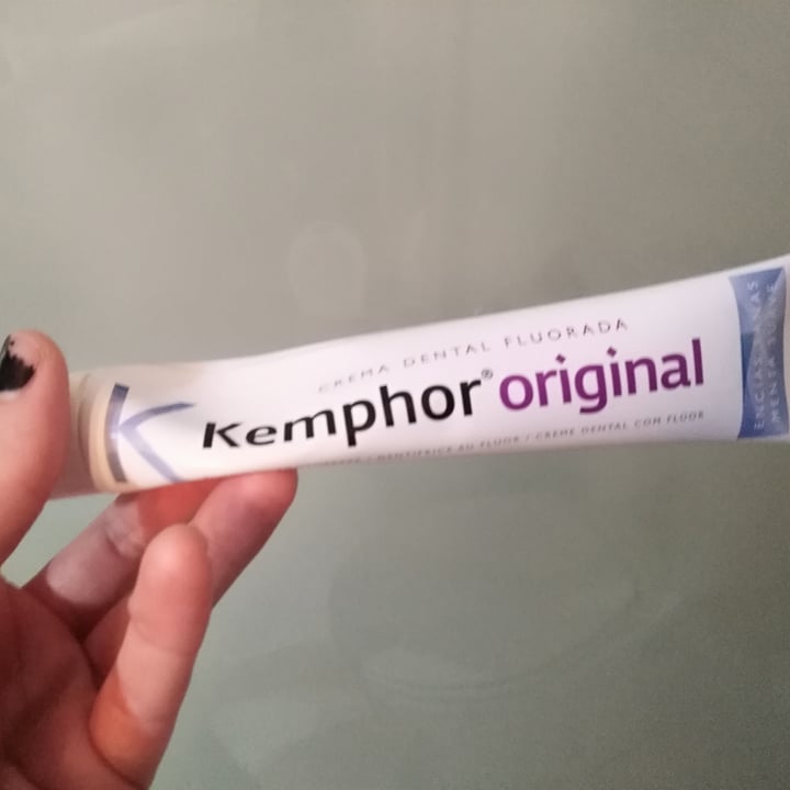 photo of Kemphor Crema dental fluorada shared by @consuscosas on  05 May 2021 - review