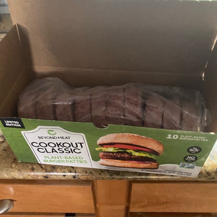 photo of Beyond Meat Cookout Classic shared by @convicti0n on  15 Oct 2020 - review