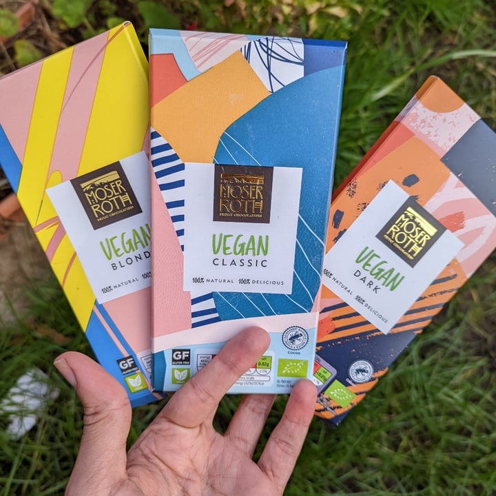 review photo of Moser Roth Blonde Vegan Chocolate shared by @theonlywayisvegan on 11 Mar 2022 - review