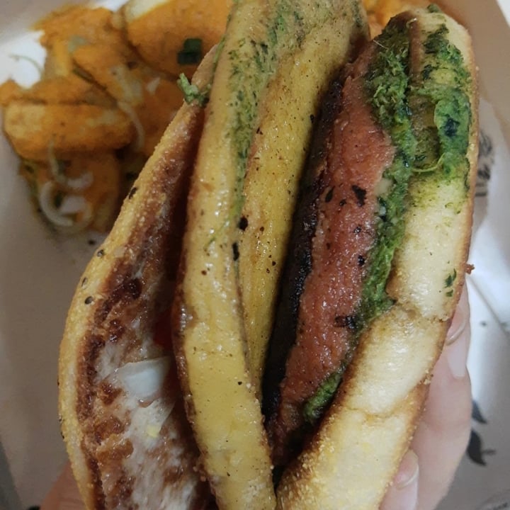 review photo of Flamas Burger Co Hamburguesa Provarte shared by @luoliva01 on 27 Sep 2021 - review