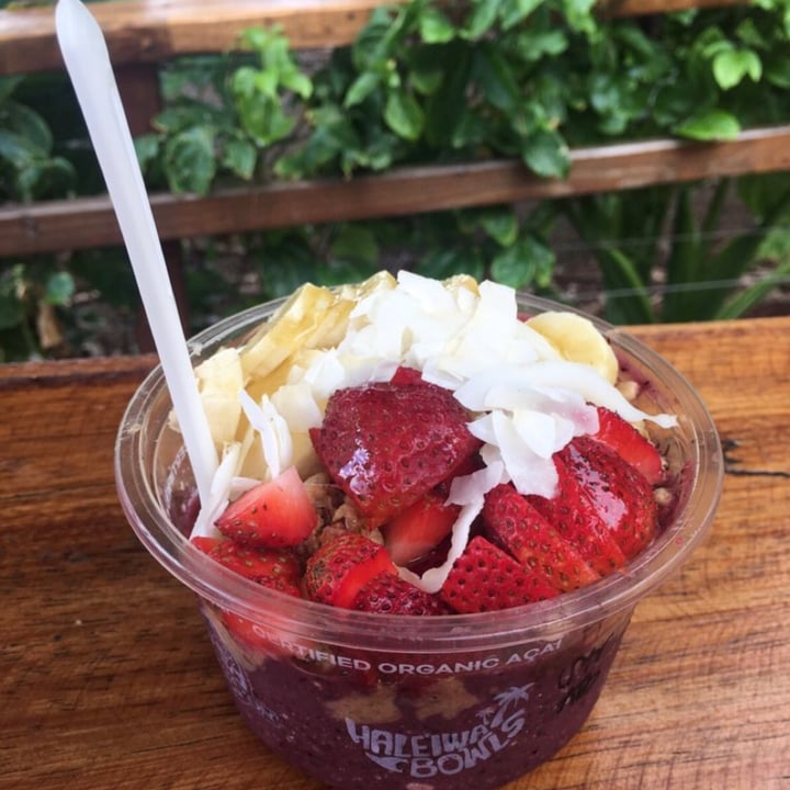 photo of Haleʻiwa Bowls Hapa Açai Bowl shared by @dmatsui on  19 May 2020 - review