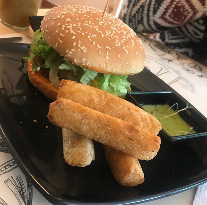 photo of Mandrágora Veg Hamburguesa negra shared by @lizethjimenez on  28 Aug 2019 - review