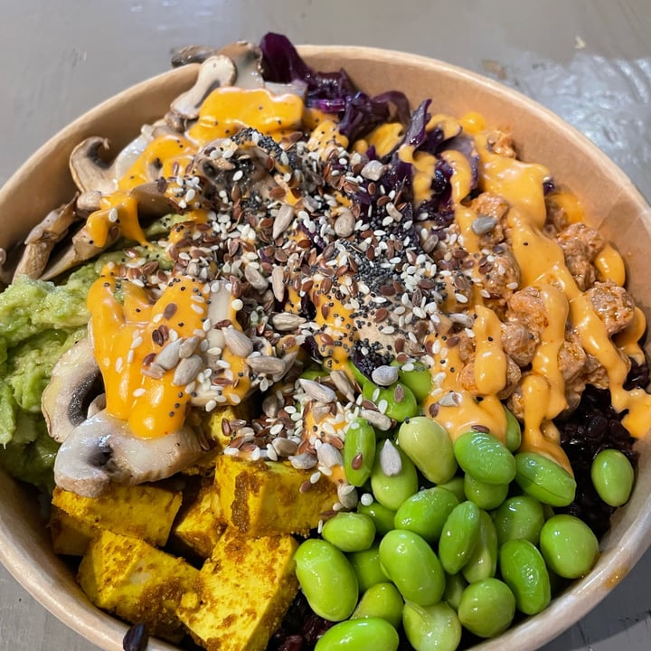 photo of Veg & Veg Poke bowl shared by @cecicarotepatate on  26 Mar 2022 - review