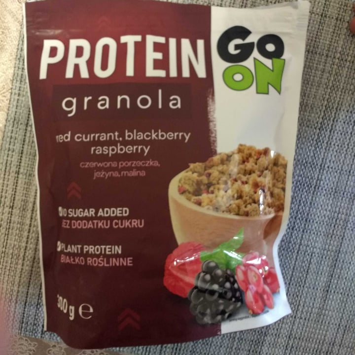 photo of Sante Go On Protein Granola Berries shared by @greenpassengerbp on  10 Apr 2022 - review