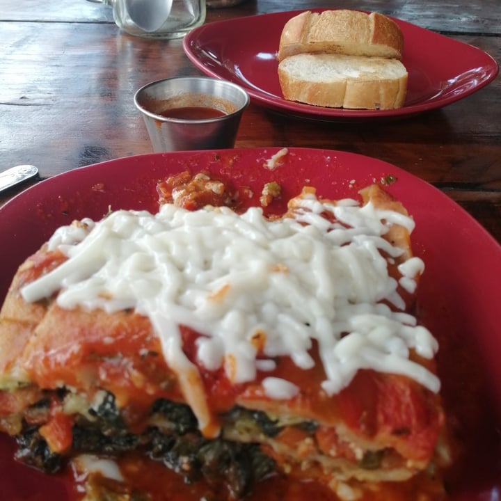 photo of Veggie Veggie Street Food Lasagna Vegana shared by @yuyaamador on  07 Aug 2021 - review