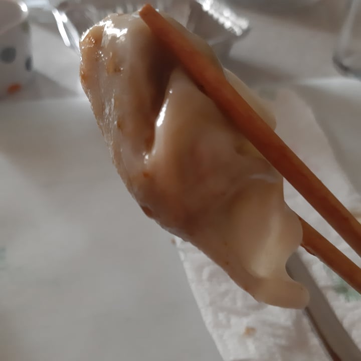 review photo of MIAN Ramen House and more Ravioli di verdure e edamame alla piastra shared by @ule on 29 Mar 2022 - review
