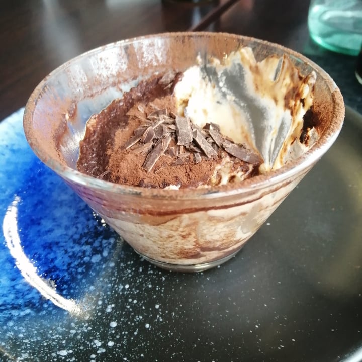 review photo of Asia Fusion Sushi Tiramisù vegano shared by @juliaellen99 on 23 Apr 2022 - review