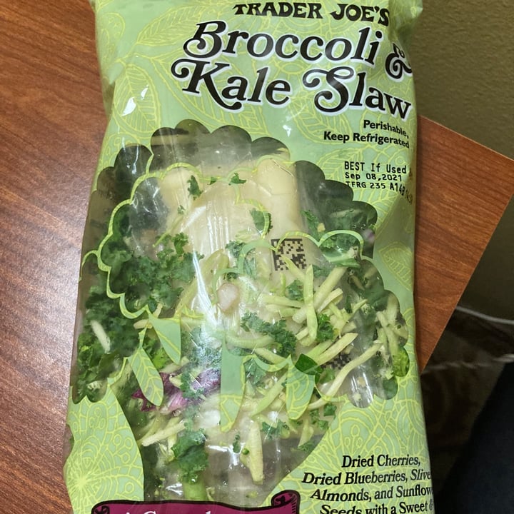 photo of Trader Joe's Broccoli & Kale Slaw shared by @teresahaering on  11 Sep 2021 - review