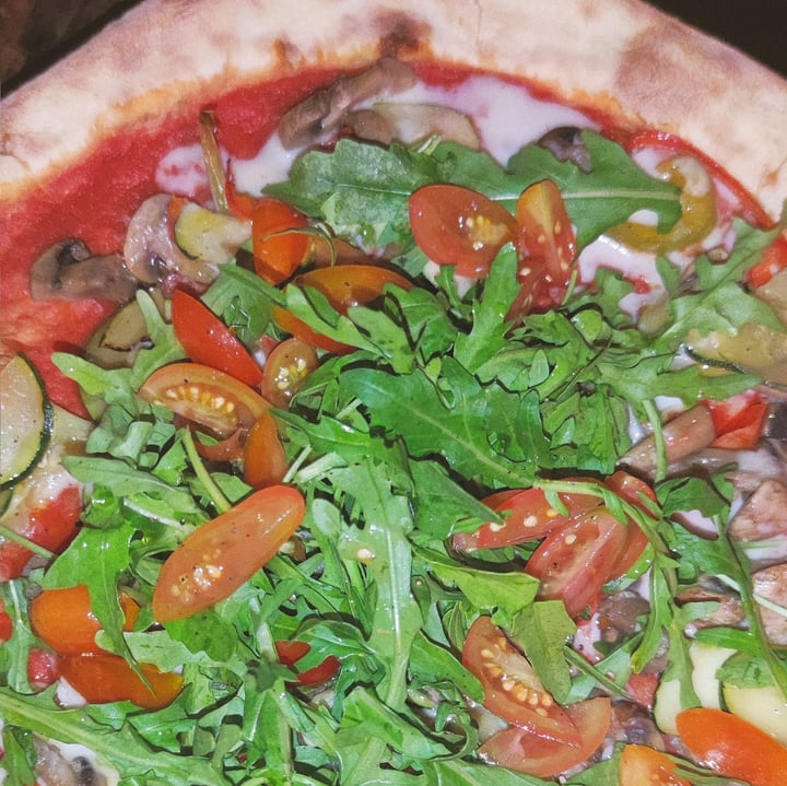 photo of La Baracca Uluwatu Vegan Vegetariana Pizza shared by @activisthub on  21 May 2021 - review