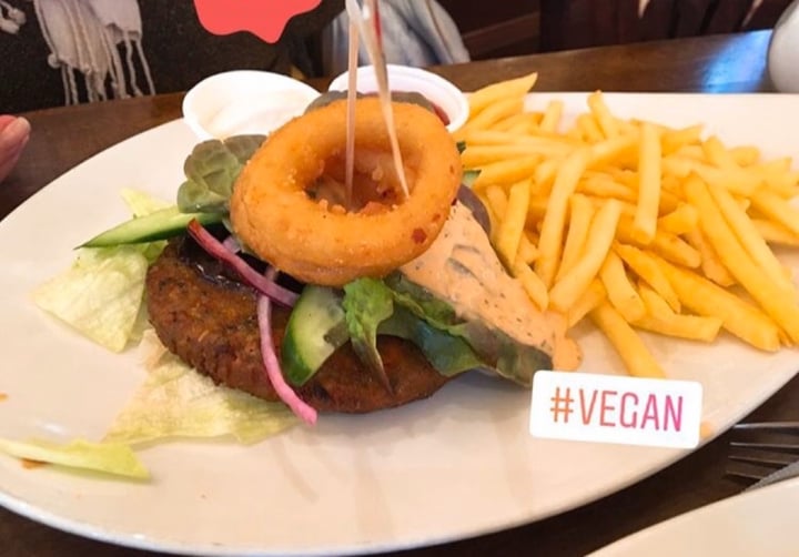 photo of Cafe Extrablatt Burger shared by @katharinarie on  02 Mar 2020 - review
