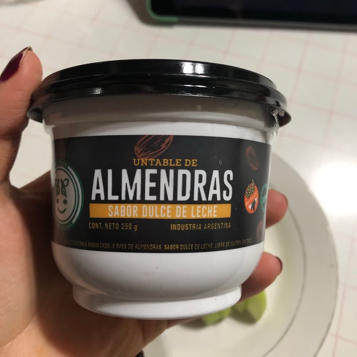 review photo of Felices Las Vacas Untable de Almendras sabor Dulce de Leche shared by @cbartoli on 13 May 2021 - review