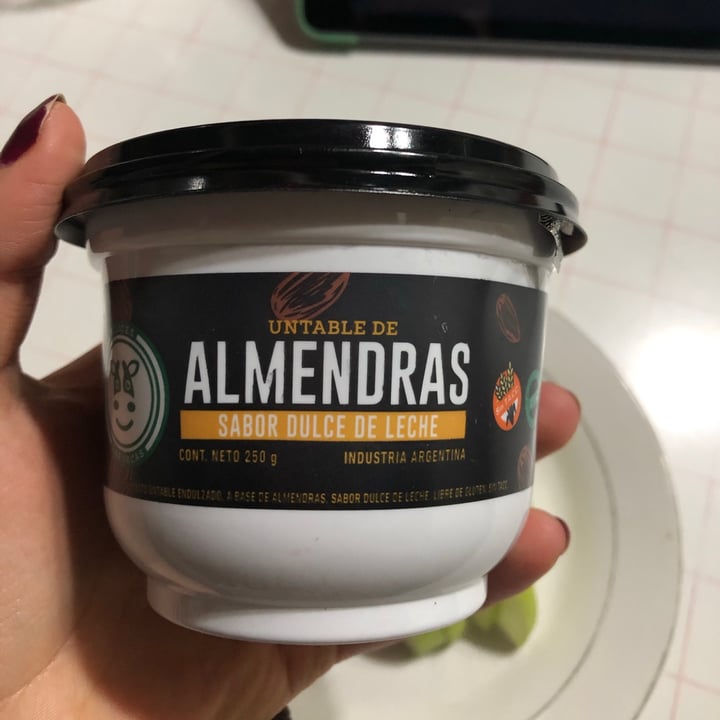 photo of Felices Las Vacas Untable de Almendras sabor Dulce de Leche shared by @cbartoli on  13 May 2021 - review