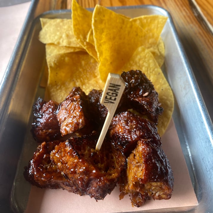 review photo of San Juan Smokehouse Vegan Burn Ends shared by @camilamarchand on 05 Sep 2021 - review