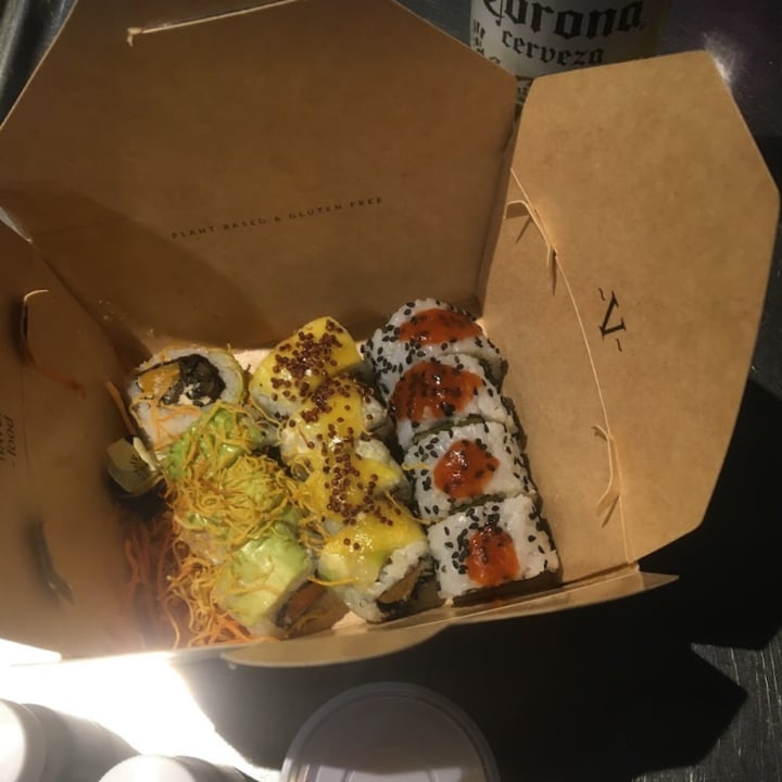 photo of Let it V - Vegan Sushi 12 piezas de sushi a elección shared by @catalinabuffarini on  29 Sep 2021 - review